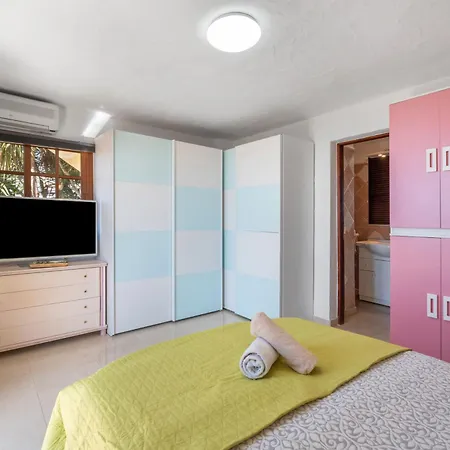 펜션 Casa Tenades 아데제