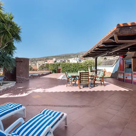Casa Tenades * 아데제