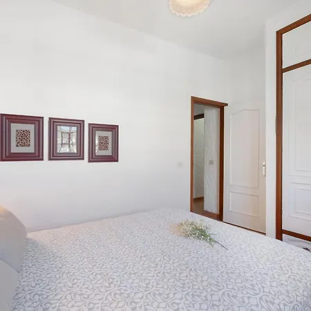 펜션 Casa Tenades 아데제